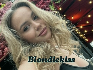 Blondiekiss