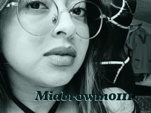 Miabrowm0111