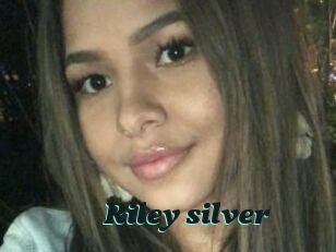 Riley_silver